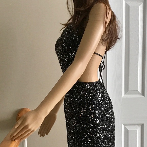 Scala Beautiful Sequin Gown - Picture 4 of 8